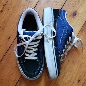 GUC Van's Bearcat shoe.  Size 3.5